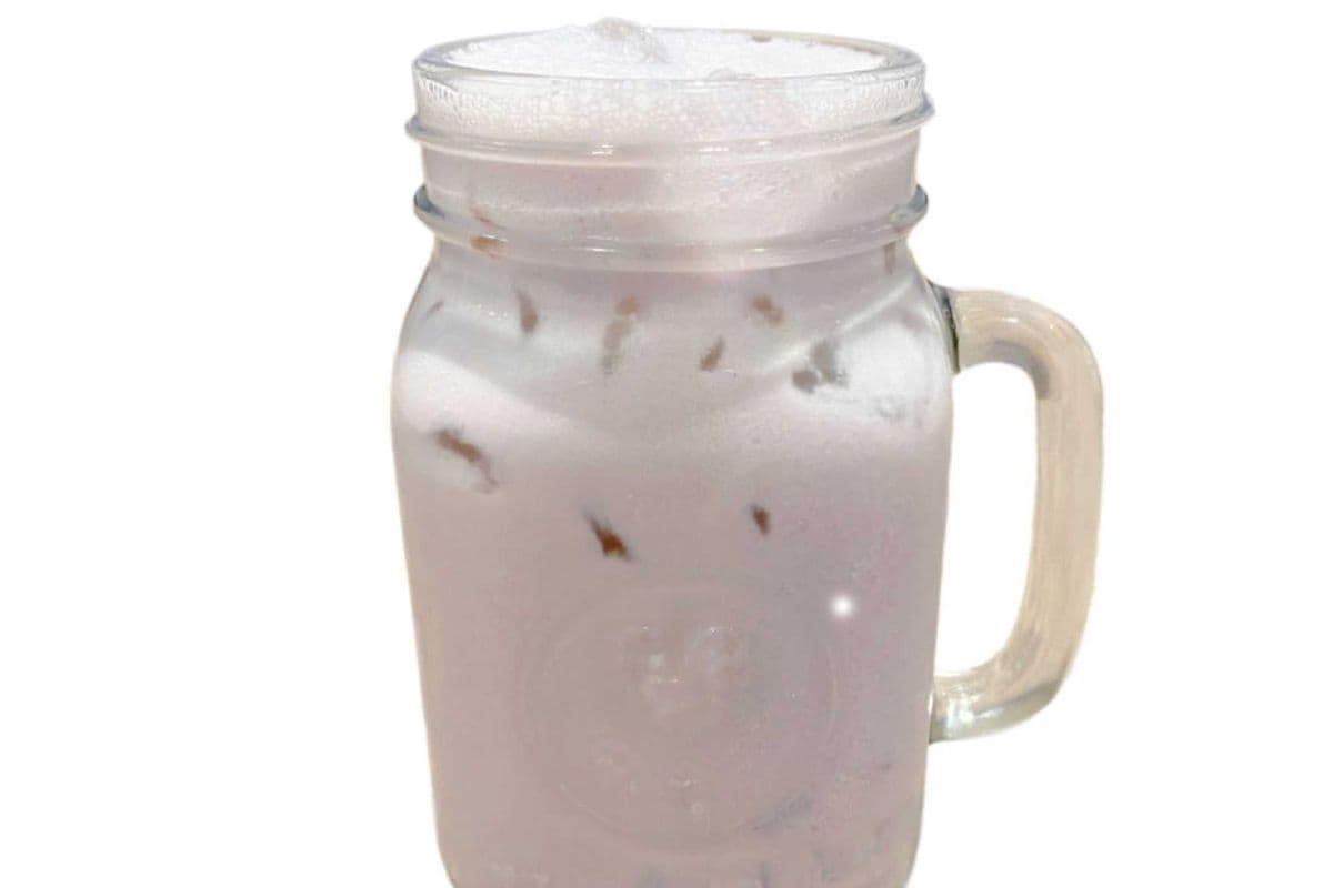 Thé vert au lait au raisin/ Grape jasmine green tea with milk