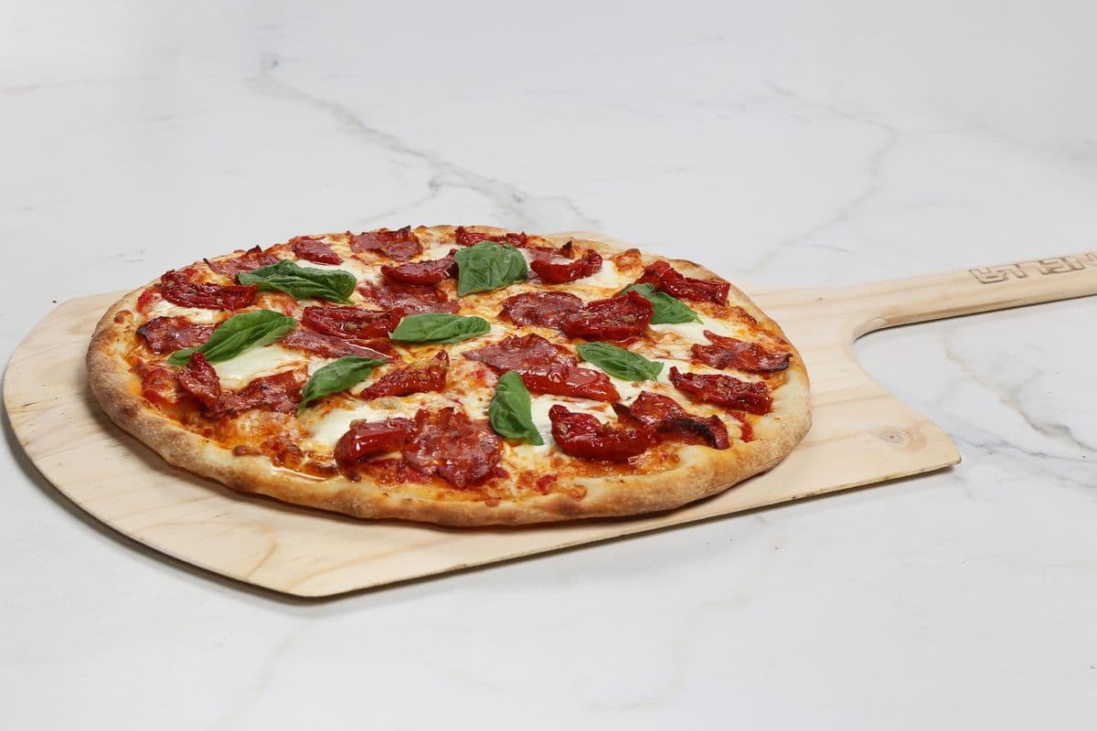 12'' Medium Margherita Calabrese Gourmet Pizza (8 Slices)