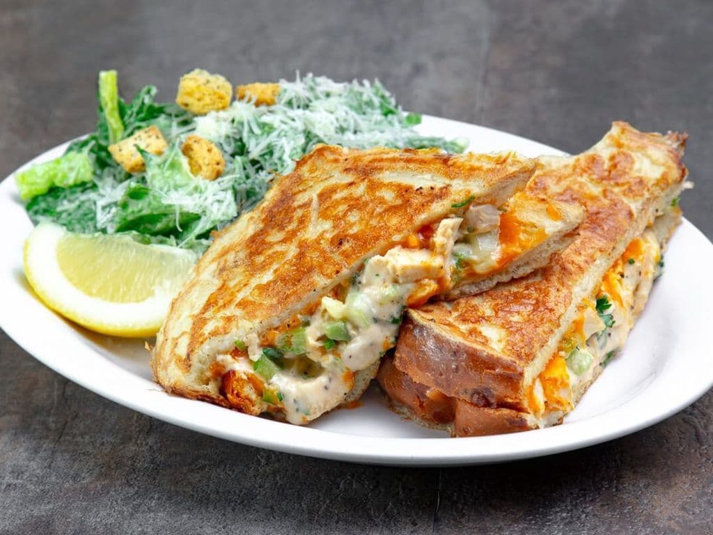 CHICK’N’CHEDDAR SANDWICH