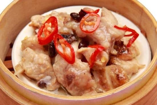 4. Steamed Spare Ribs with Black Bean Sauce 豉椒蒸哈利拔