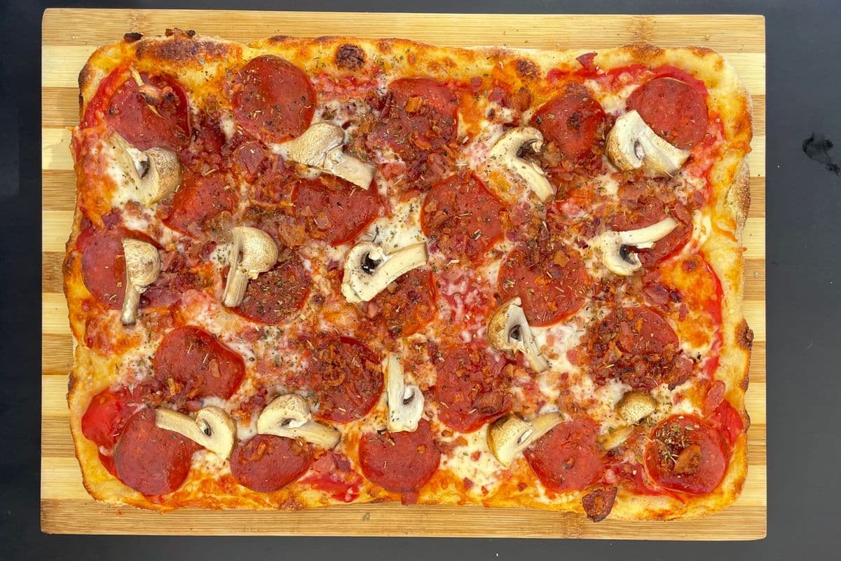 Canadian Classic Pizza
