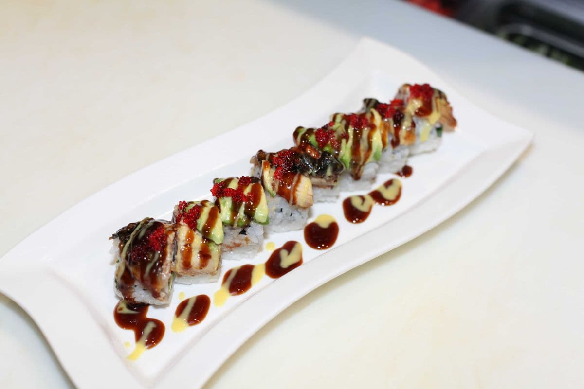 Dragon Roll (8 pcs)
