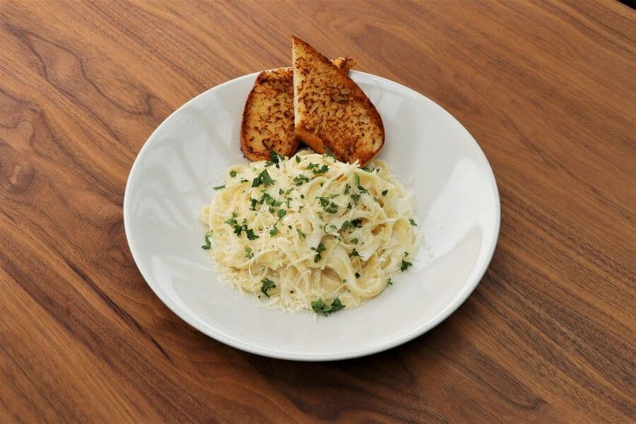 Fettuccine Alfredo