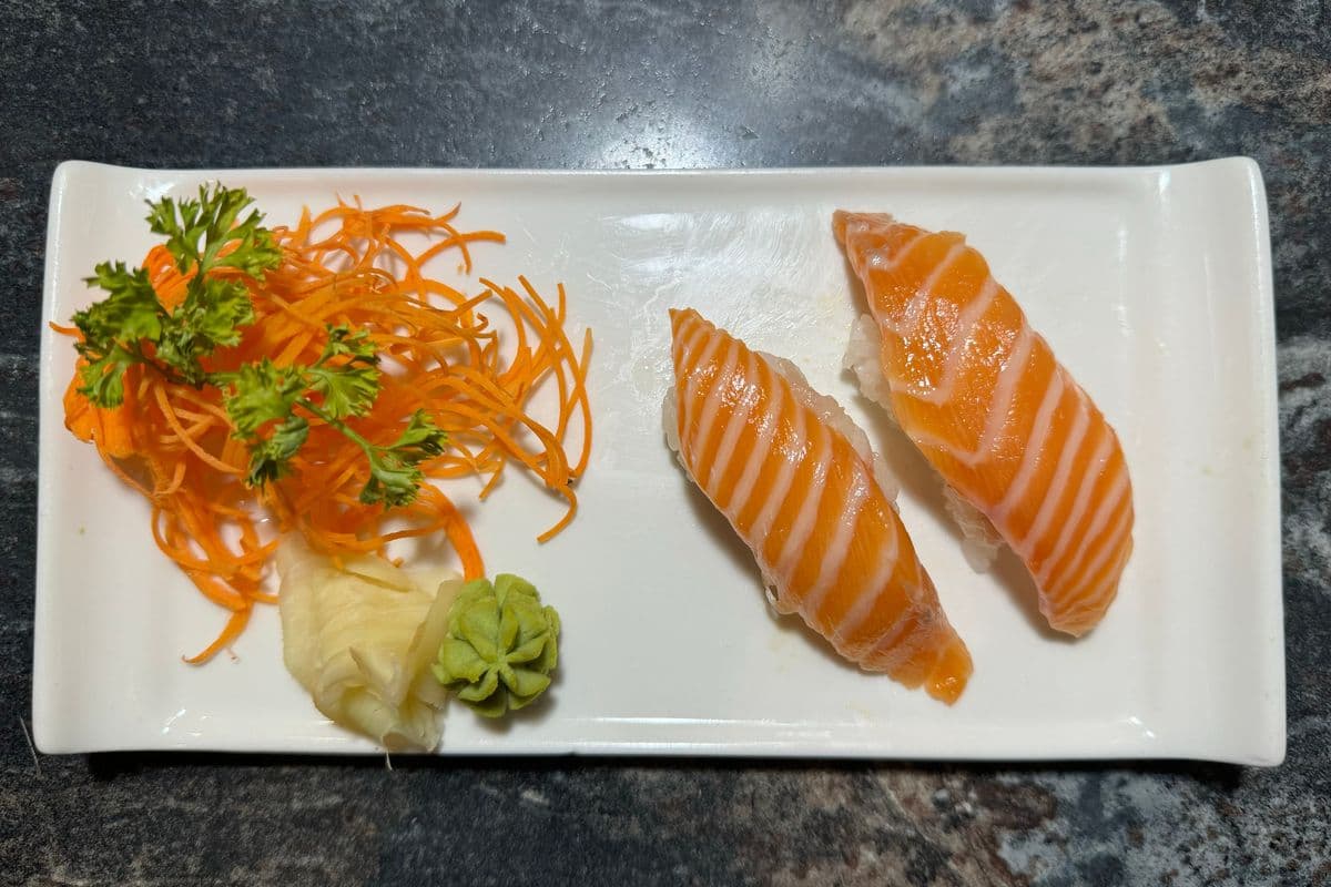 Fatty Salmon (Sake Toro) (2 pcs)
