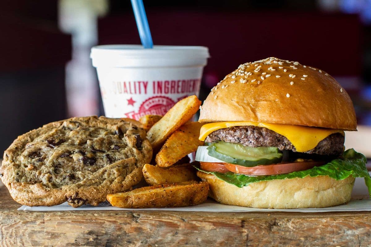 Kid's Cheeseburger