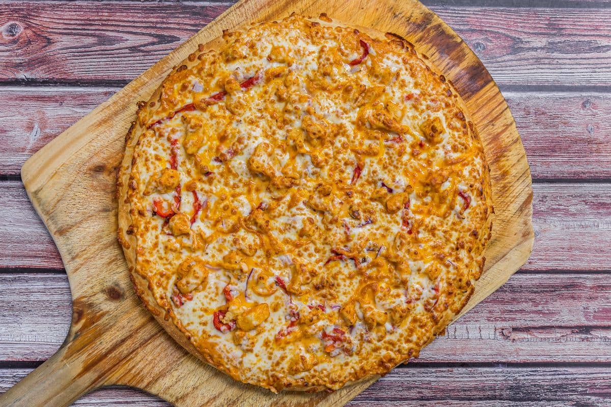 Small Butter Chicken Pizza