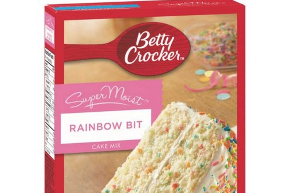 Betty Crocker, SuperMoist, Rainbow Bit Cake Mix (432g)