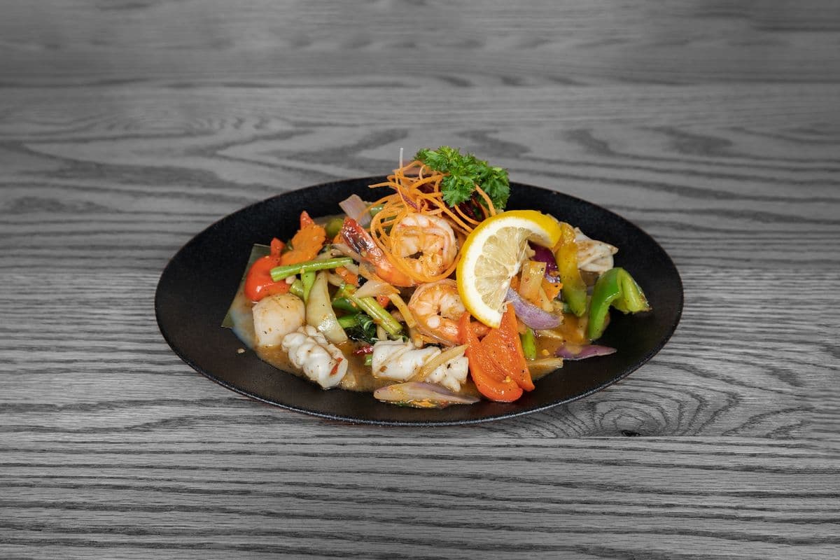 Aromatic Seafood Combination - Phad Karapow Ta-Lay
