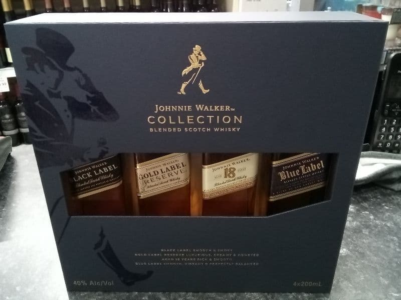 Johnnie Walker Family Collection Pack (800 ml)