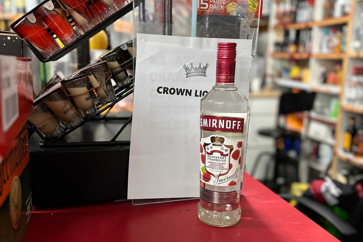 Smirnoff Raspberry Vodka (750 ml) (1 x 750ml)