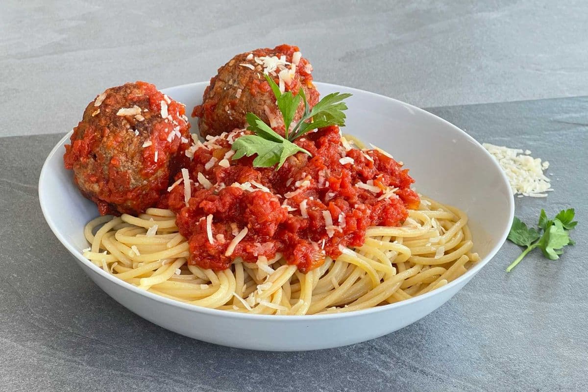 Spaghetti avec Boulette De Viande / Spaghetti with Meatballs