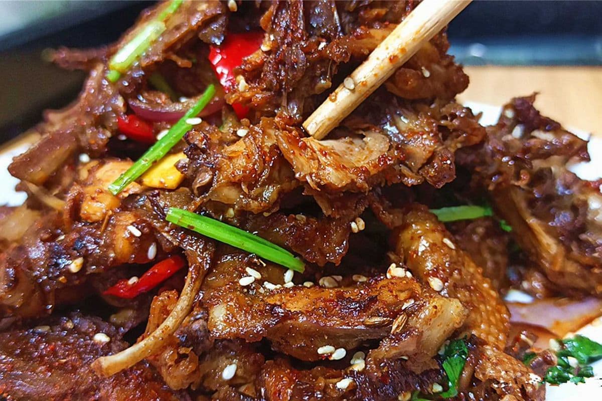 Hometown Spicy Chicken Back-Bones 家乡辣炒鸡骨架