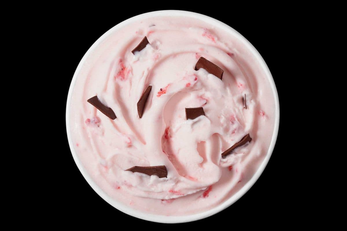 Choco Dipped Strawberry Blizzard® Treat