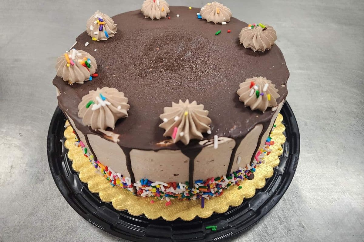 8'' Chocolate Drip Cake