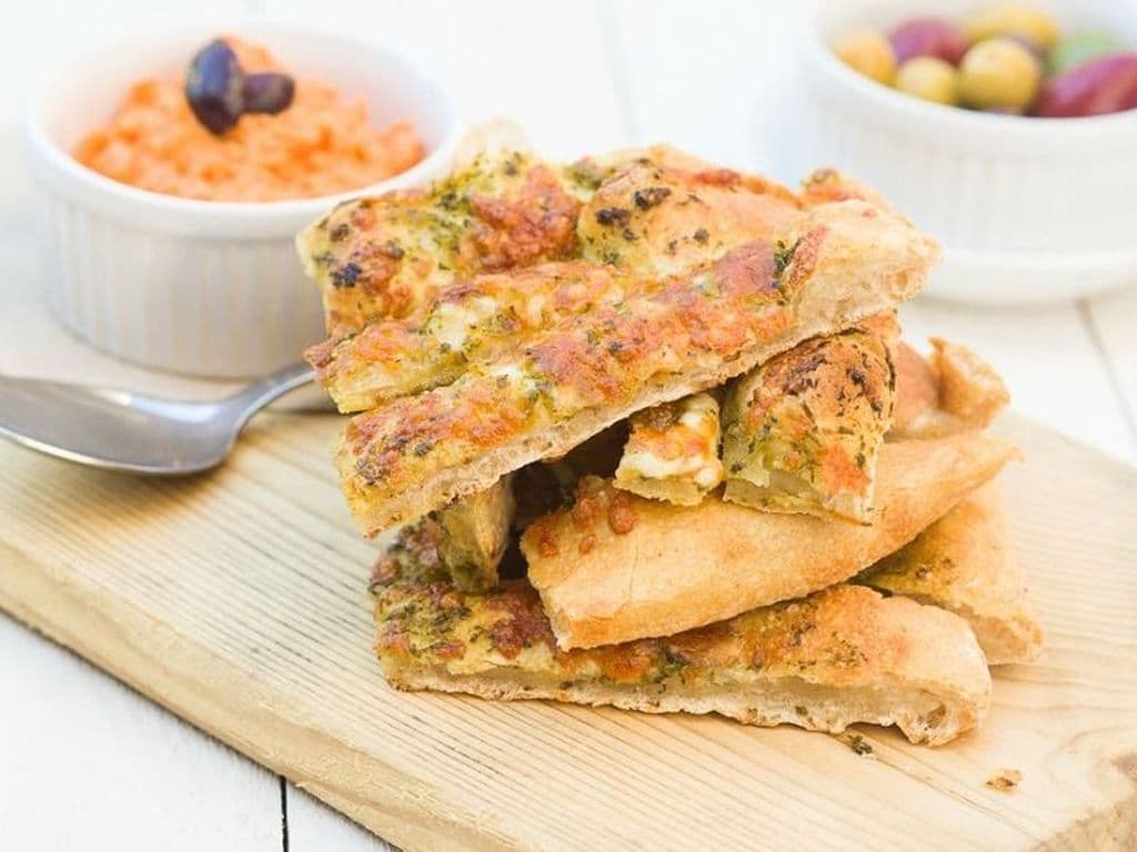 Cheesy Flatbread And Dip