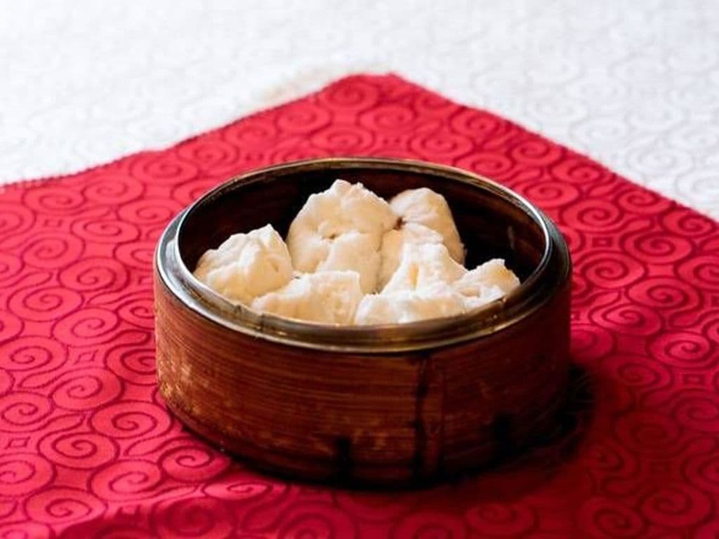 Pain Vapeur au Porc BBQ | Steamed BBQ Pork Buns (2)
