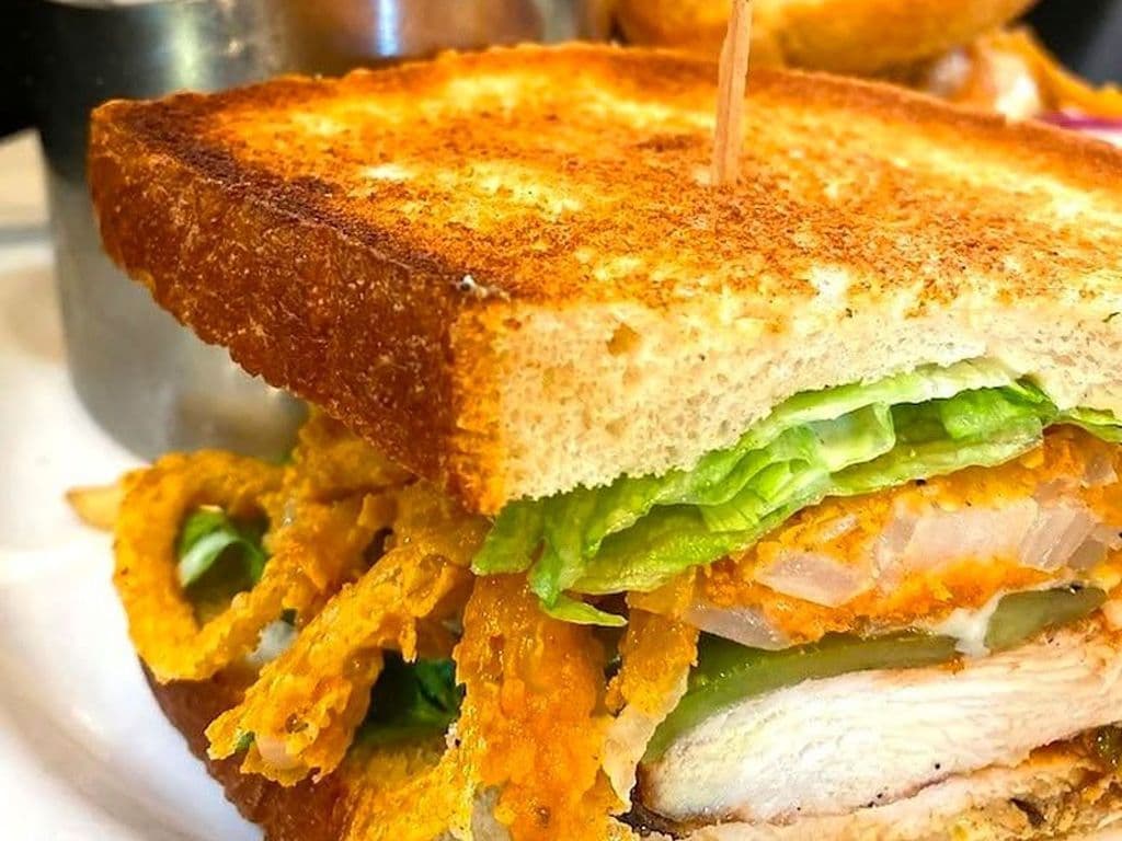 Sandwich Frank Au Poulet BBQ / Frank's BBQ Chicken Sandwich