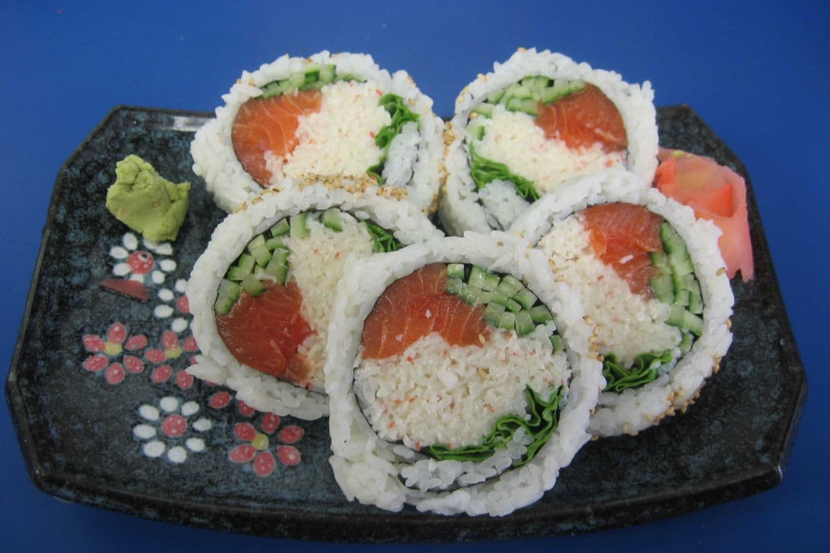Alaska Roll (Salmon and Crab)