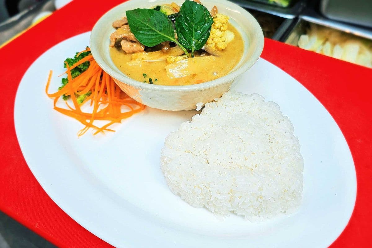 45. Gaeng Kheav Warn