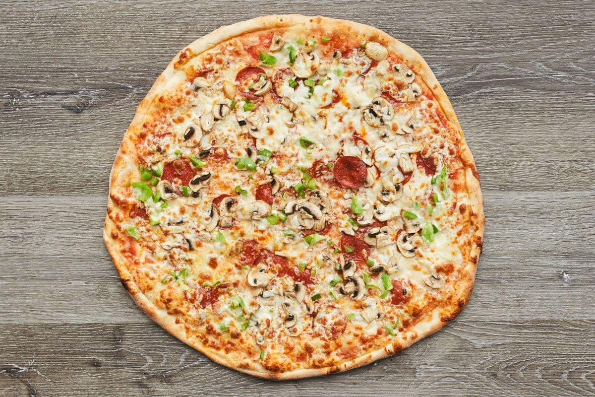 13. 14" Lake Shore Pizza
