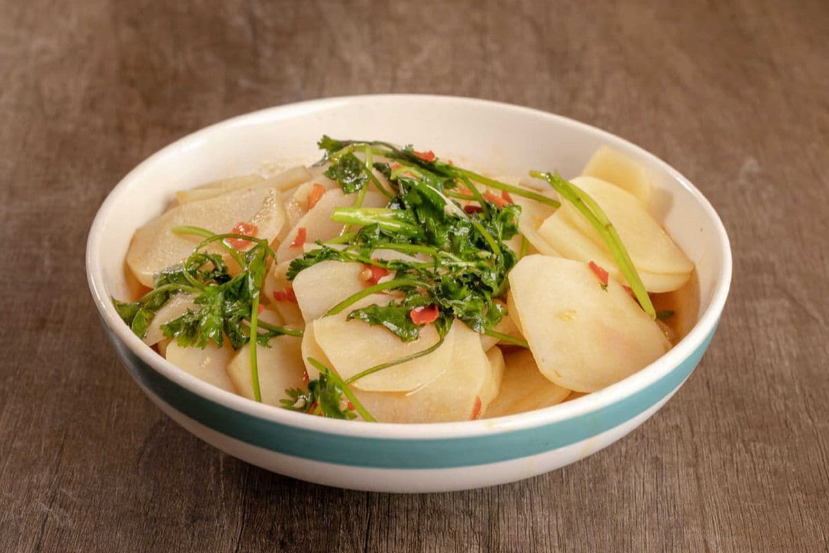 Stir Fried Potato with Homemade Chili Sauce 口味土豆片