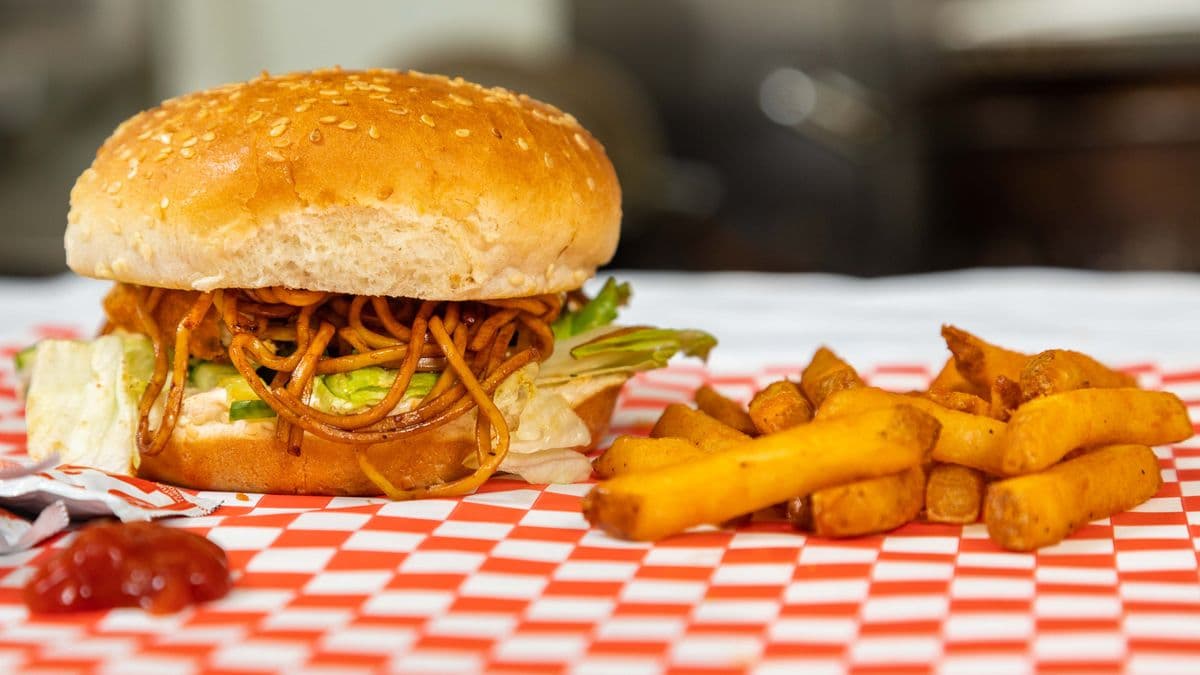 Veg Noodle Burger