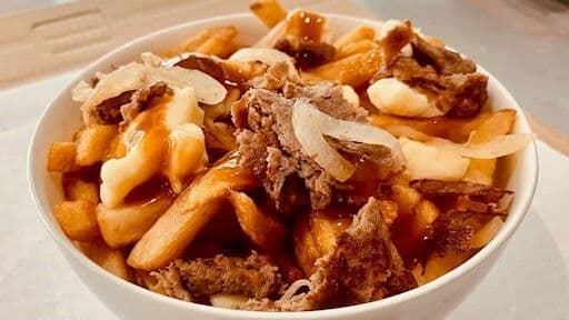 Petite Poutine Steak Philly / Small Philly Steak Poutine