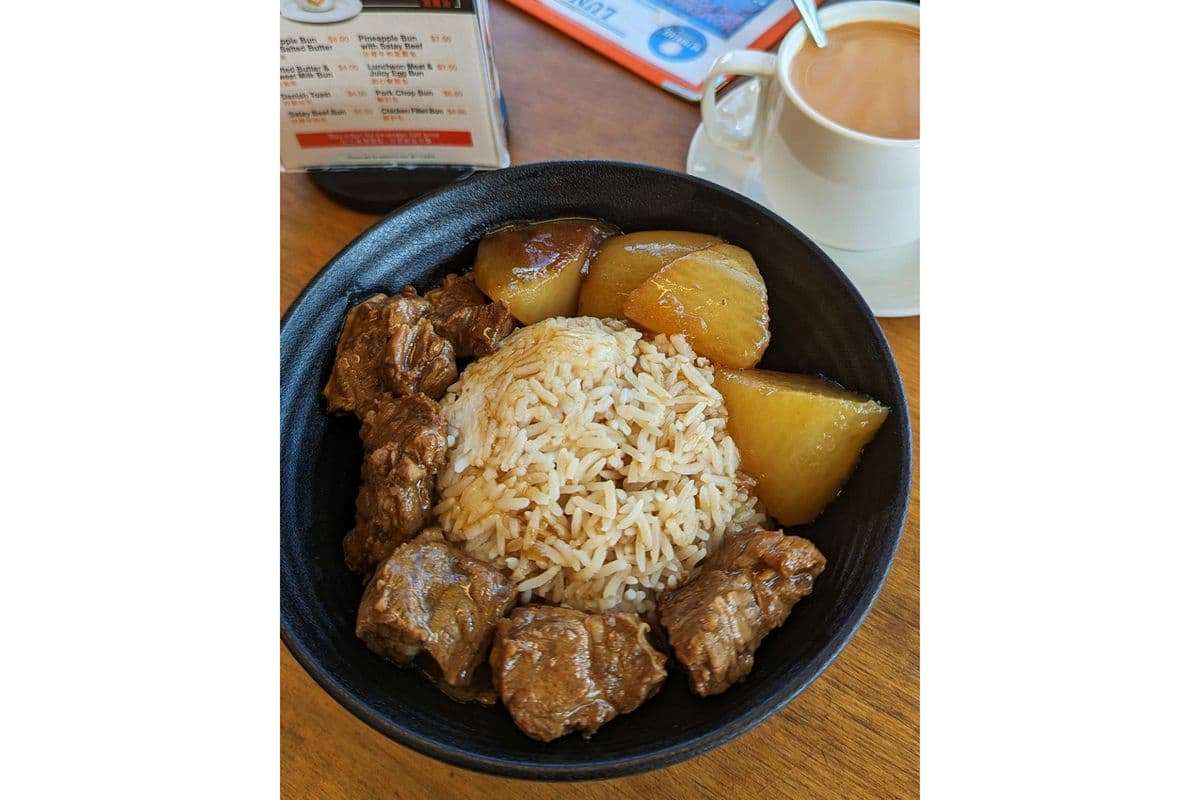 Braised Beef Brisket and White Radish on Rice 蘿蔔炆牛腩飯