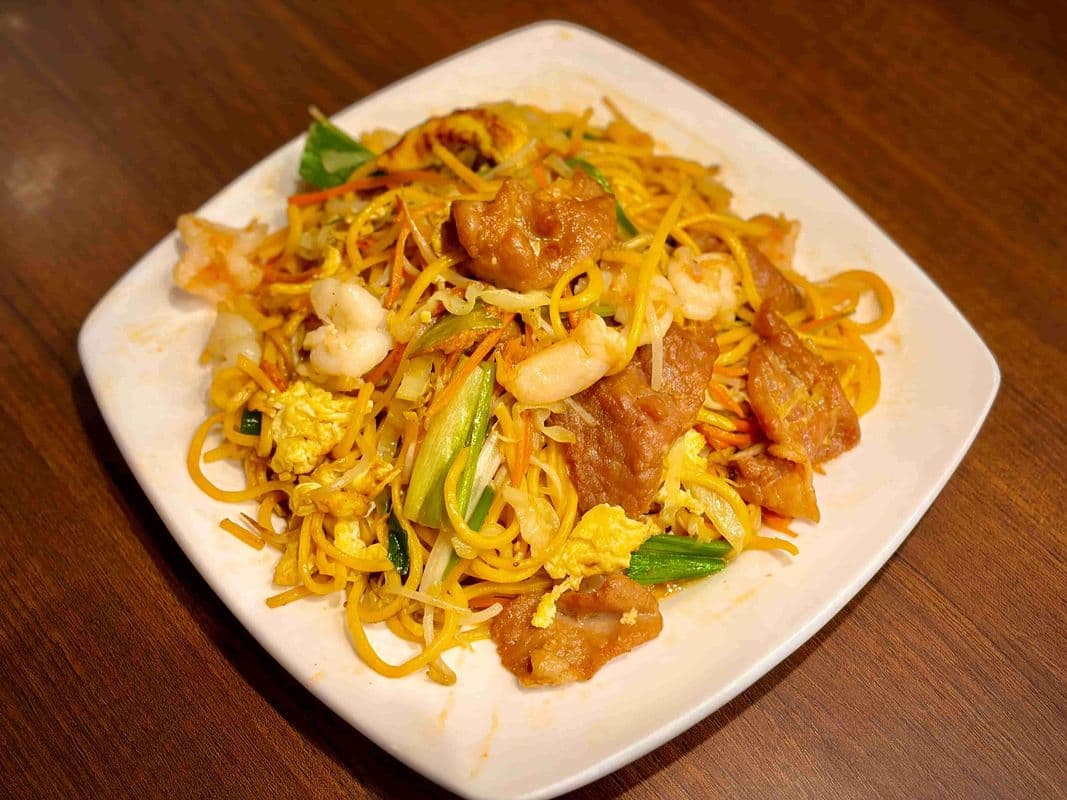 Beef & Seafood Fried Noodles / 牛肉海鲜炒面