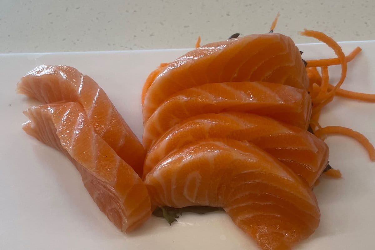salmon sashimi(6pc)
