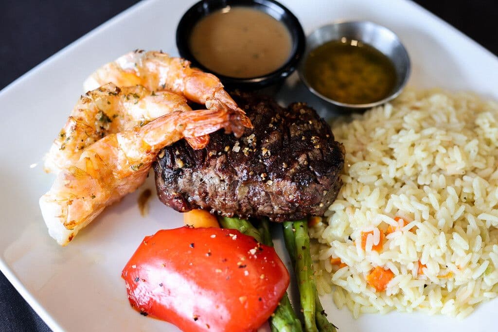 Filet mignon 10 oz et crevettes papillons Sans Gluten