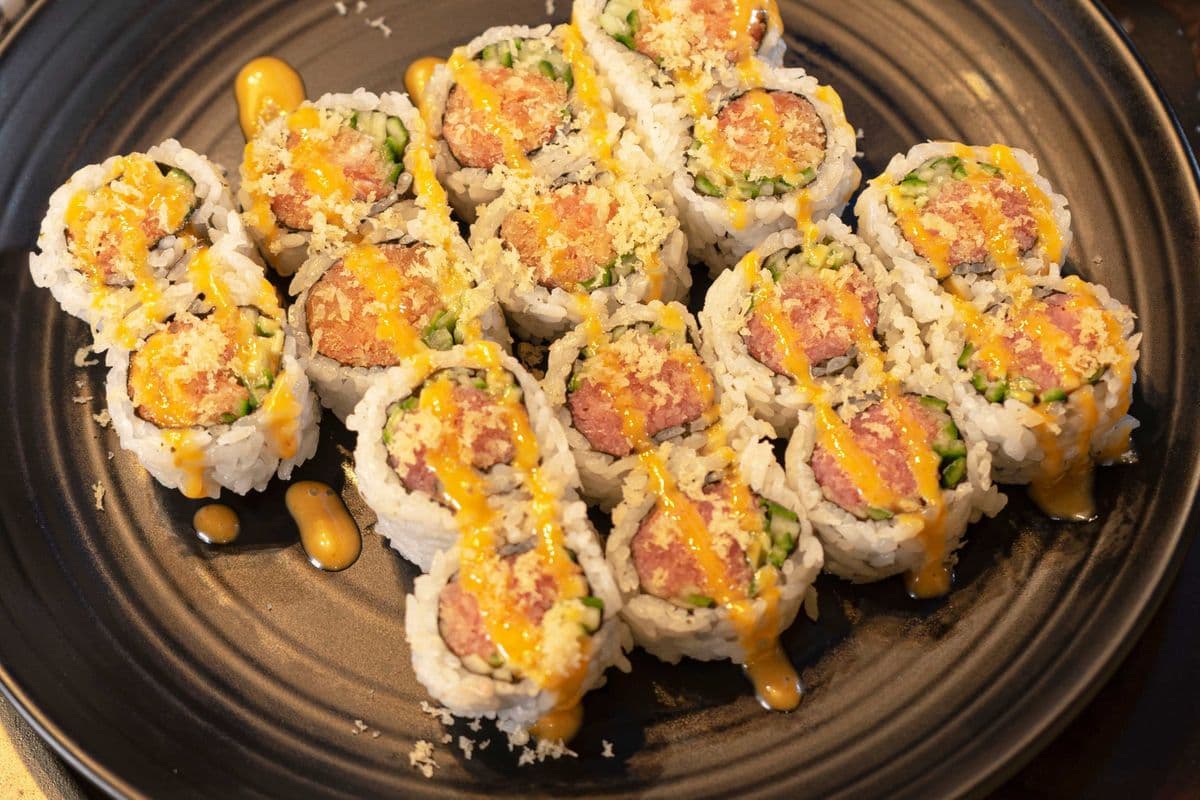 Spicy Salmon & Spicy Tuna Roll