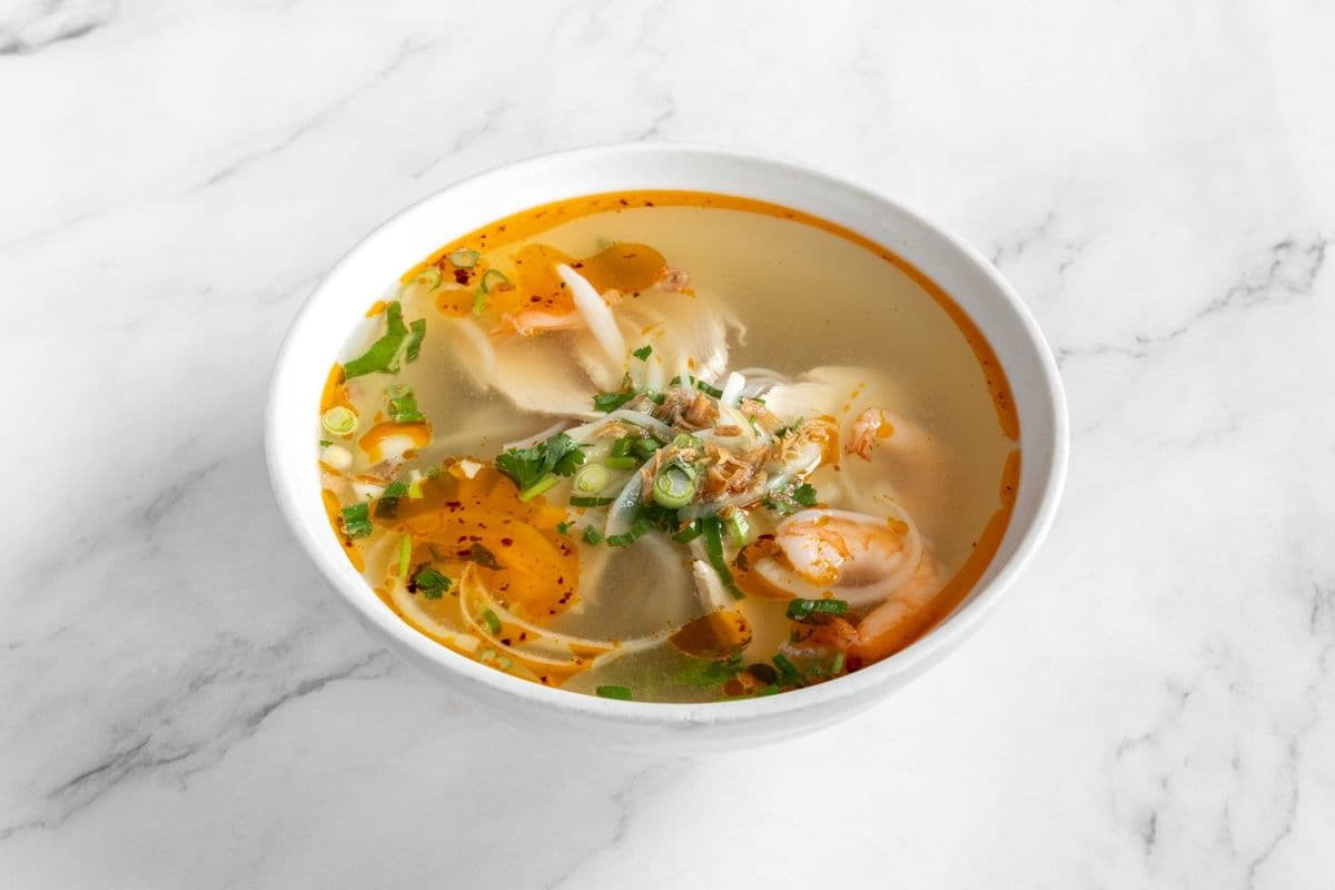 67. Rice Noodle Soup with Shrimp and Chicken