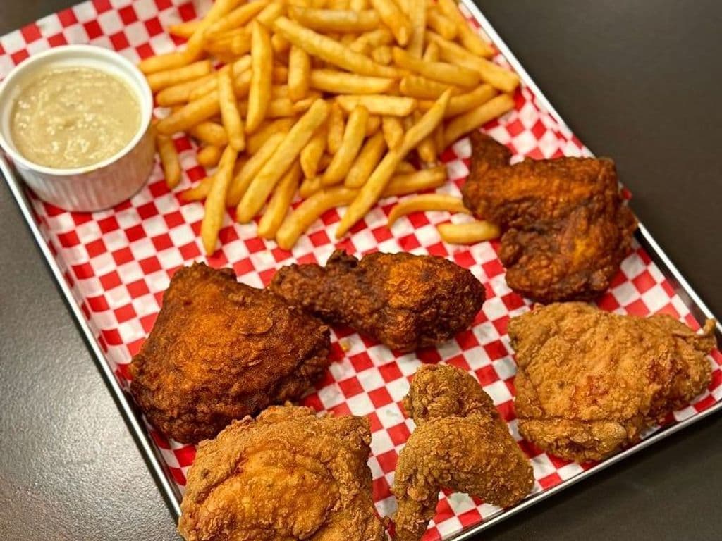 8 PC Nashville Hot Chicken - Family Pack