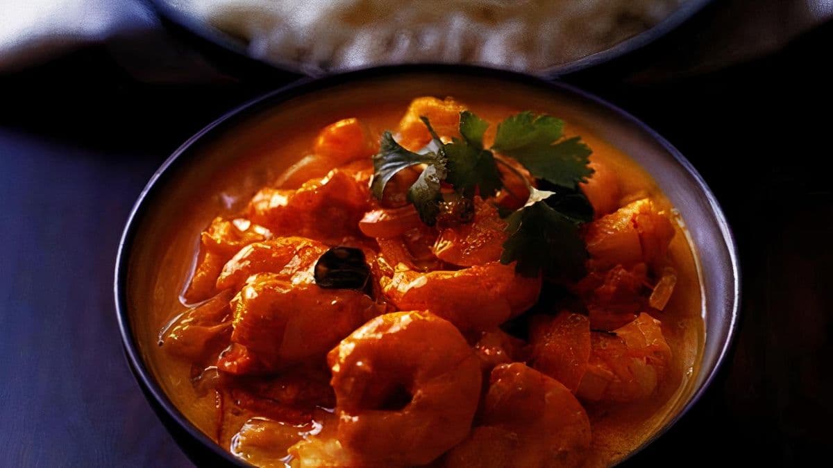 King Tiger Prawn Madras/Naan Combo