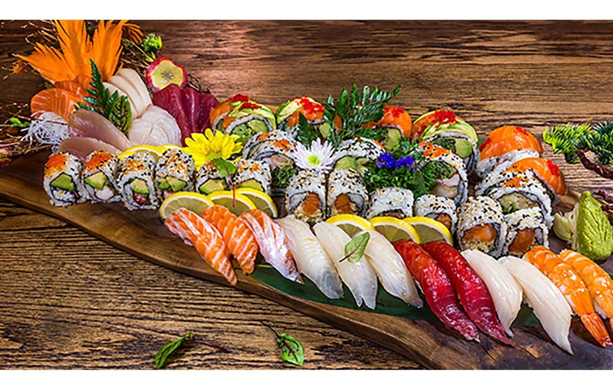 Maki,Sushi & Sashimi Platter B