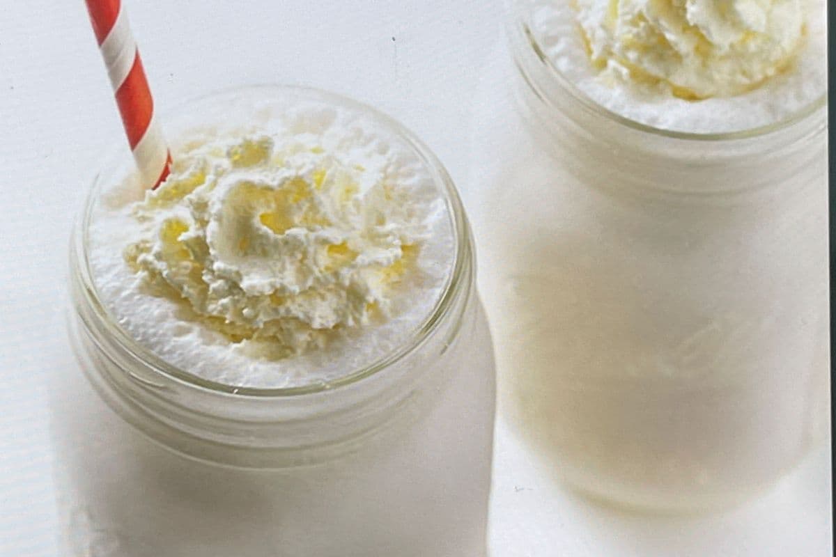 VANILLA SHAKE (12 OZ)