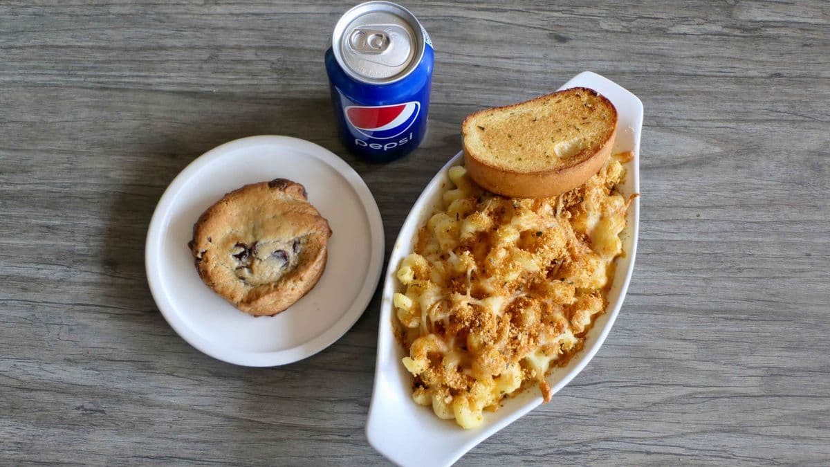Classic Mac and Cheese Combo