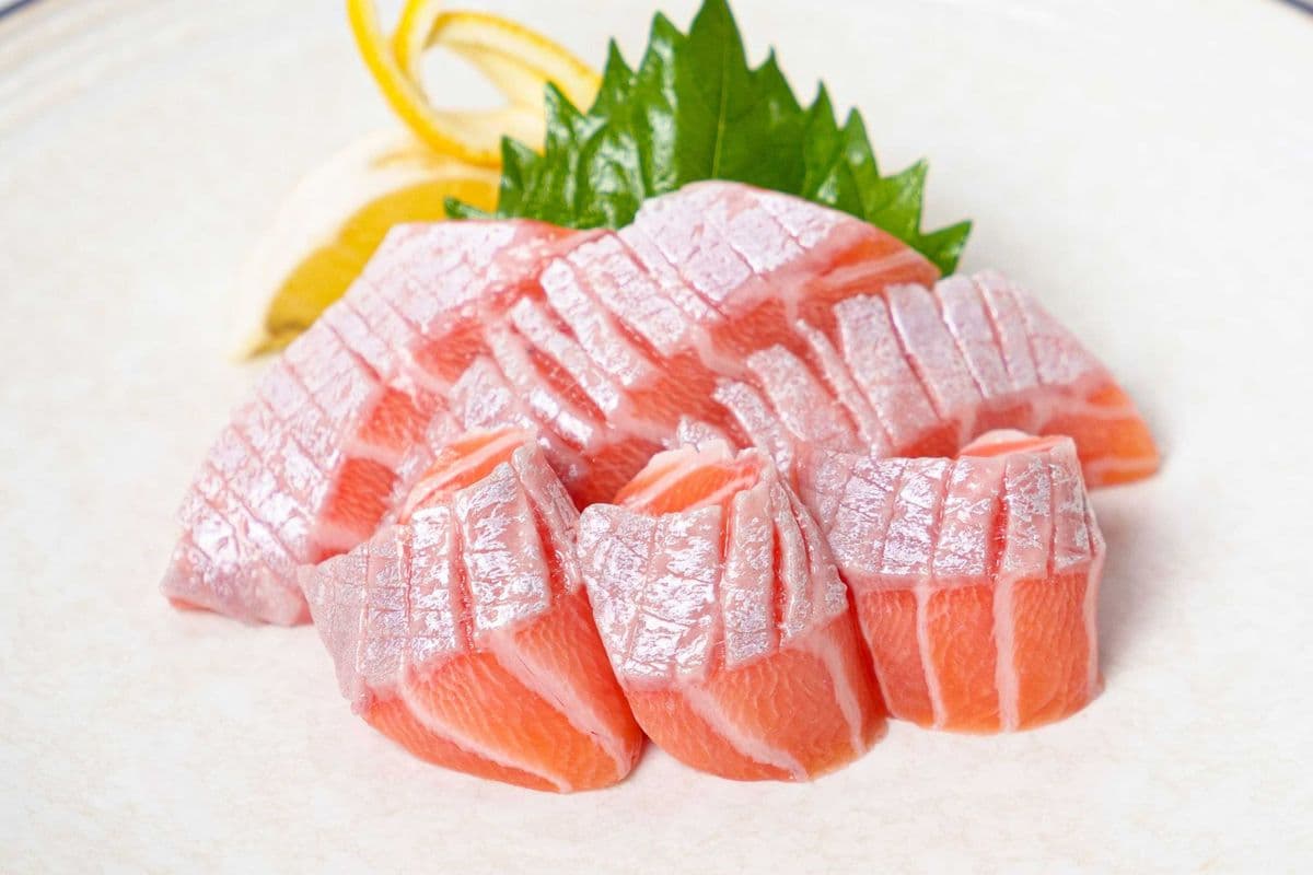 Atlantic Salmon (Sake) Belly Sashimi (6 pcs)