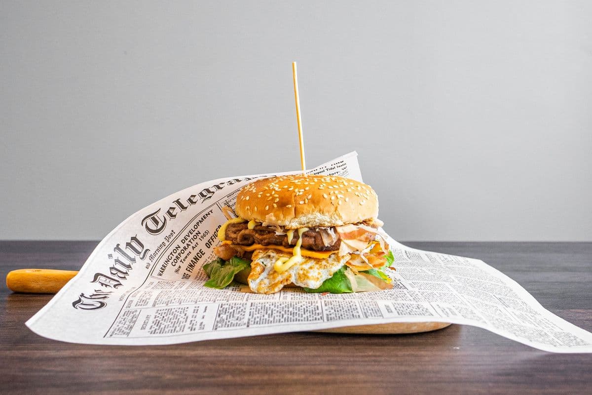 UZ1. Angus Beef Cheese Burger
