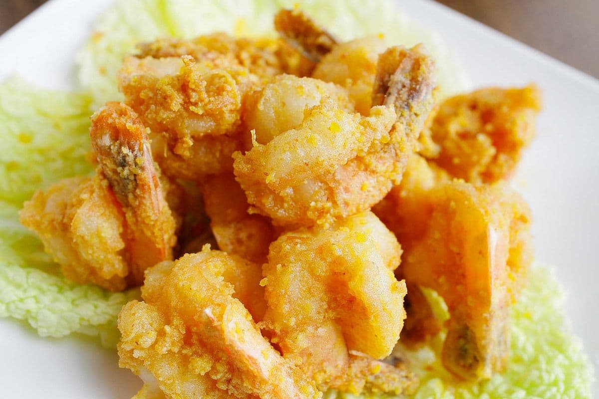 Stir-Fried Shrimps with Salted Egg Yolk 鹹蛋金沙蝦