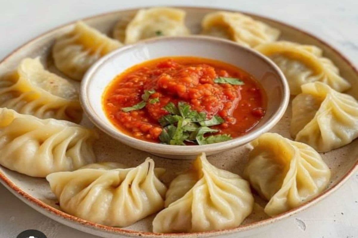 Chicken Momos (8 pcs)