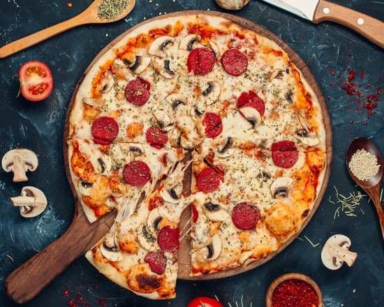 Pizza 18'' toute garnie