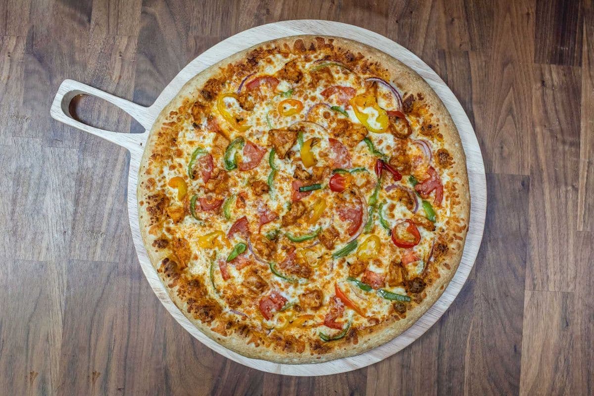 Butter Paneer Pizza (12" Medium)