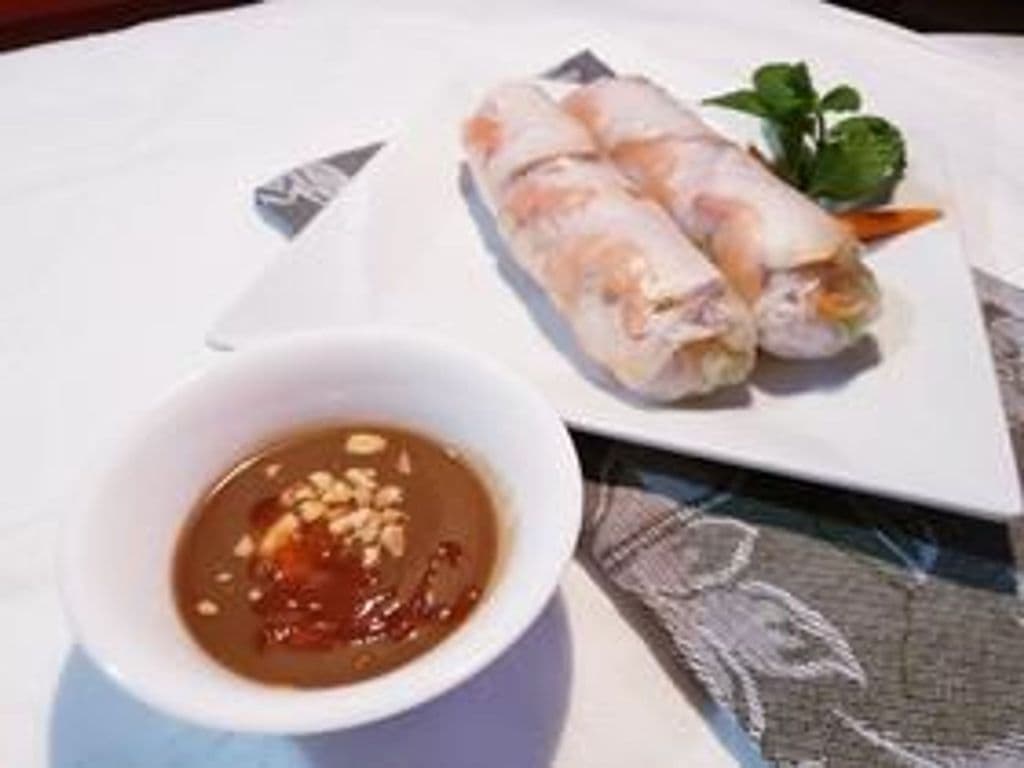 Traditional Salad Rolls