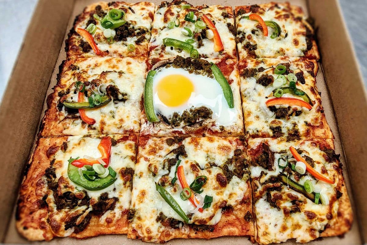 P1. Thai Chorizo (Sai Oua) with Egg Pizza