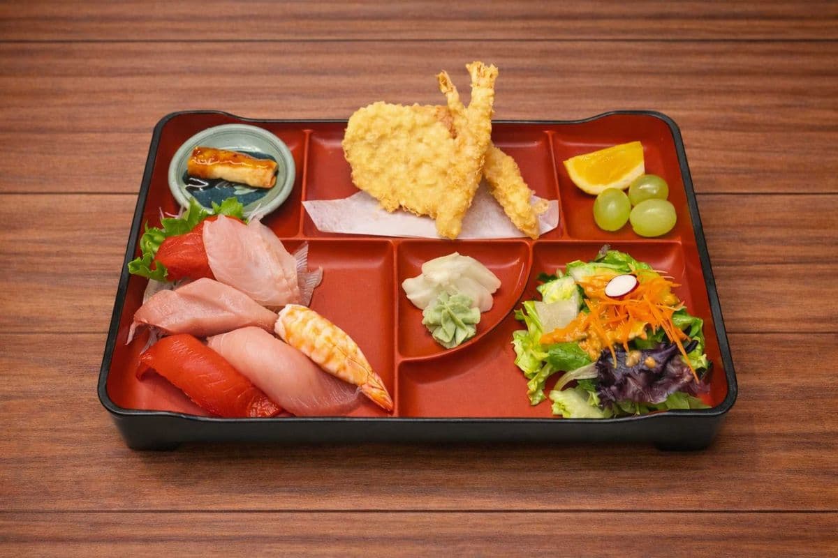 Sushi & Sashimi Bento