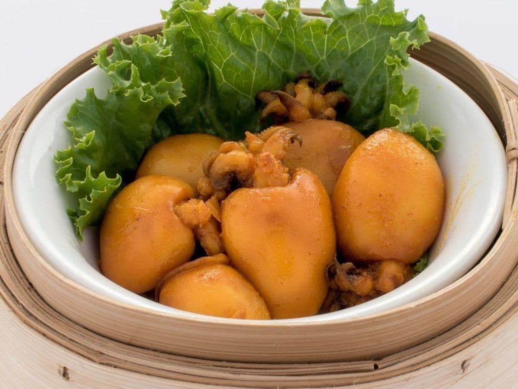 D06. Steamed Squid with Curry Sauce