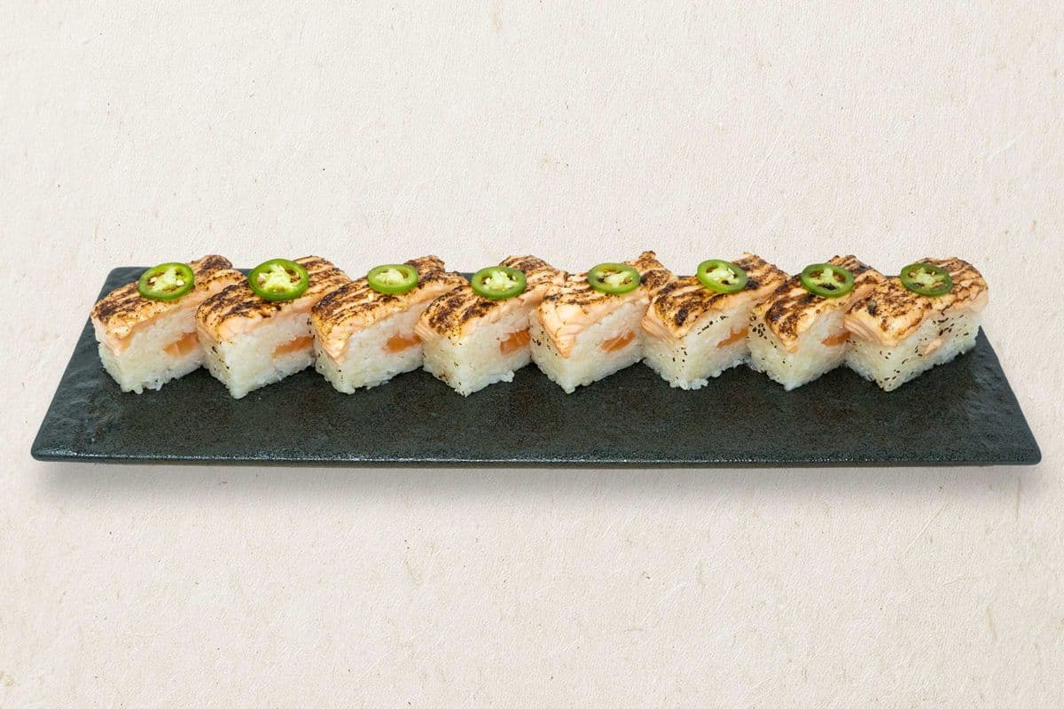 Salmon Aburi Oshi (Seared) (8 pcs)