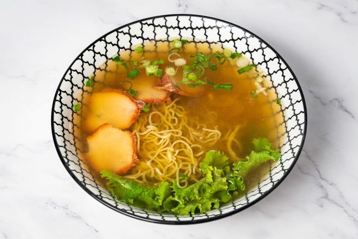 P10. Meatball - Egg Noodle Soup (Súp Mì Bò Viên)